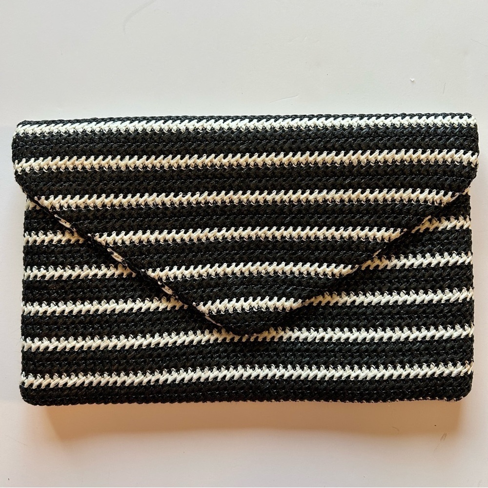 Chic Black and White Striped Straw Clutch with Gold Chain Shoulder Strap